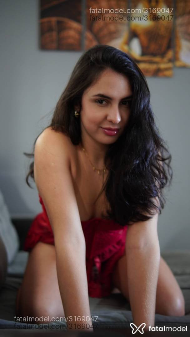 Acompanhante mulher morena (o) de olhos mel - Lanna Maria