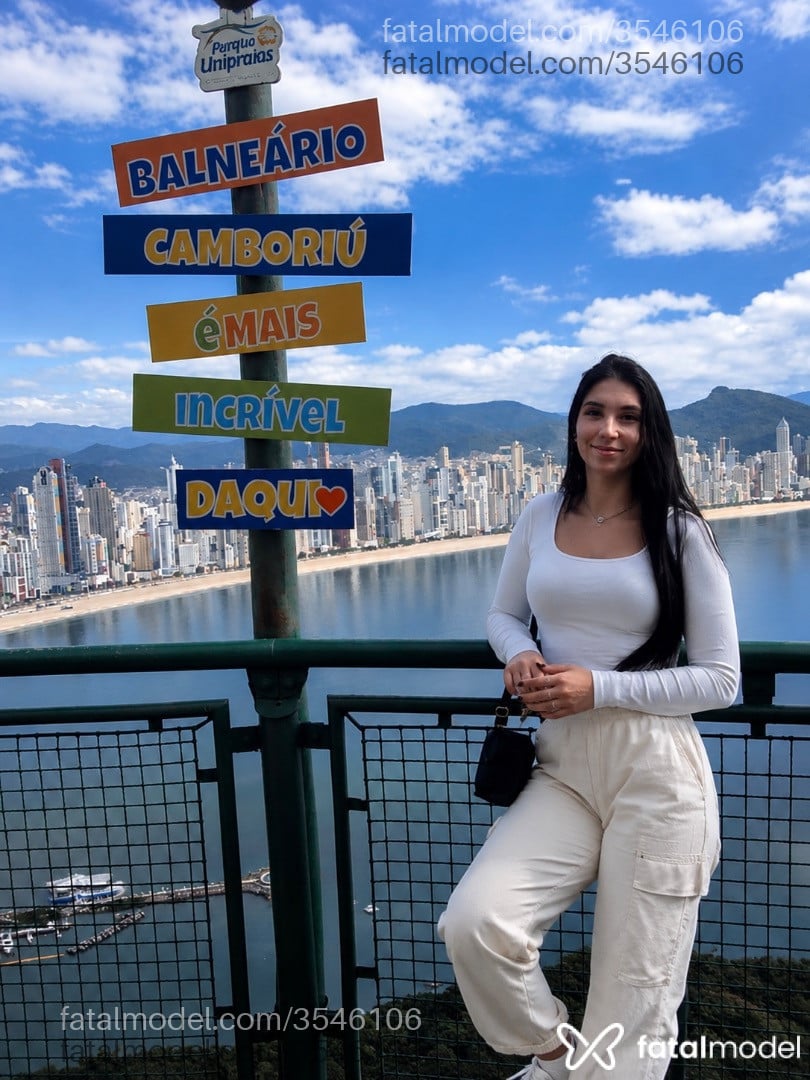 Acompanhante mulher morena (o) de olhos castanhos - Vanessa