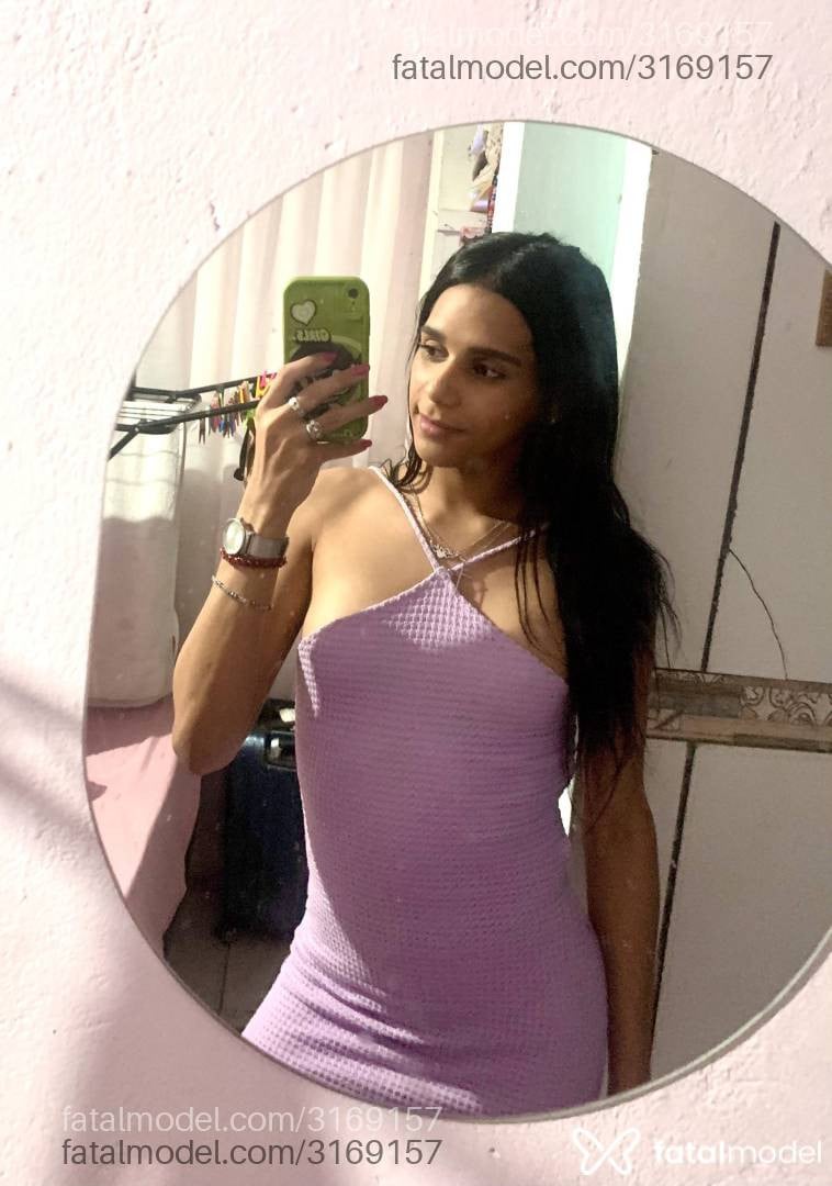 Acompanhante mulher trans morena (o) de olhos pretos - Mulatabrazil