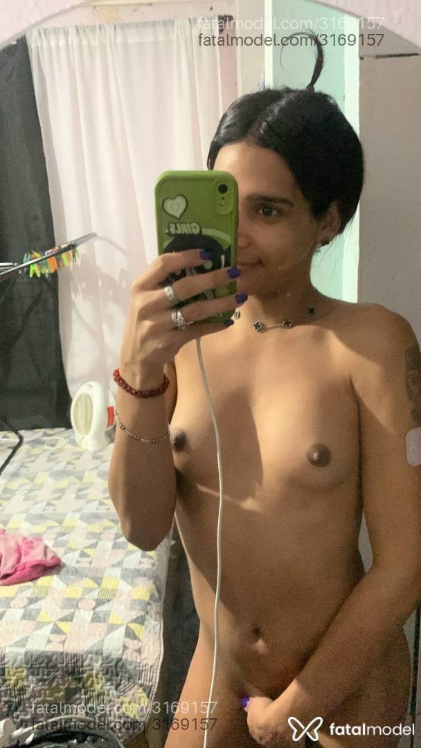 Acompanhante mulher trans morena (o) de olhos pretos - Mulatabrazil