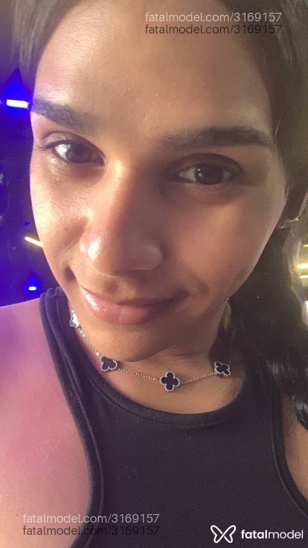 Acompanhante mulher trans morena (o) de olhos pretos - Mulatabrazil