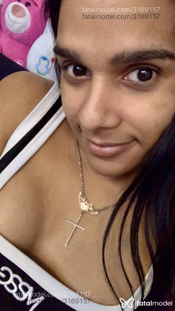 Acompanhante mulher trans morena (o) de olhos pretos - Mulatabrazil