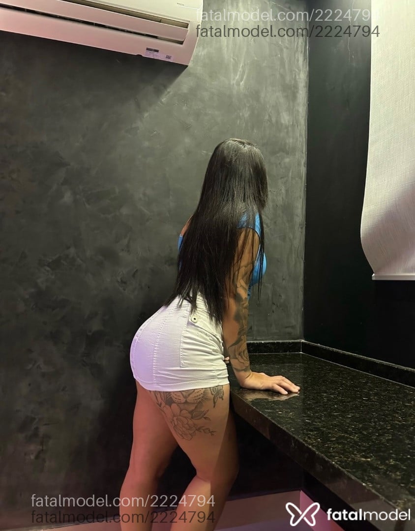 Acompanhante mulher morena (o) de olhos castanhos - Brenda
