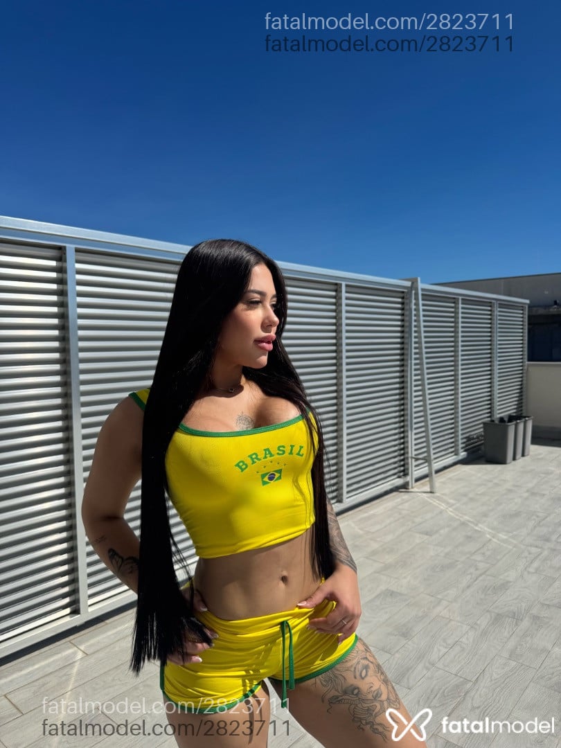 Acompanhante mulher morena (o) de olhos castanhos - Nina