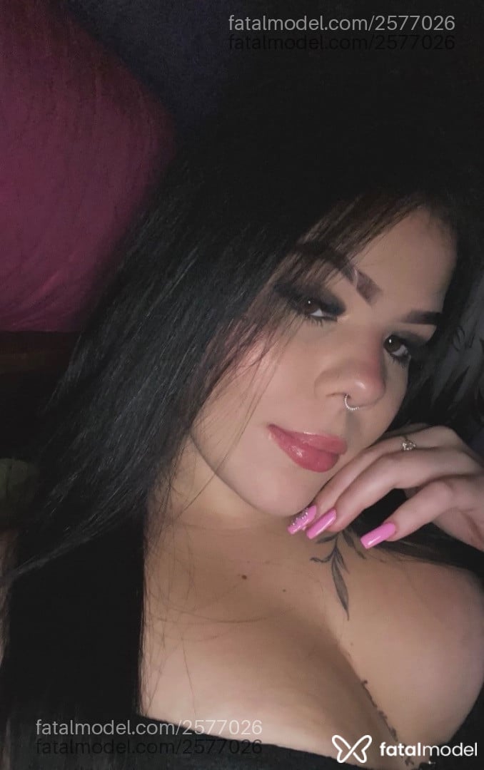 Acompanhante mulher trans morena (o) de olhos mel - Bella