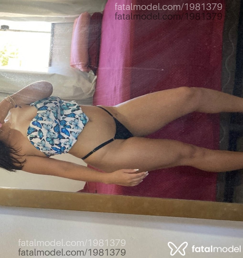 Acompanhante mulher com cabelo castanho de olhos castanhos - Karina