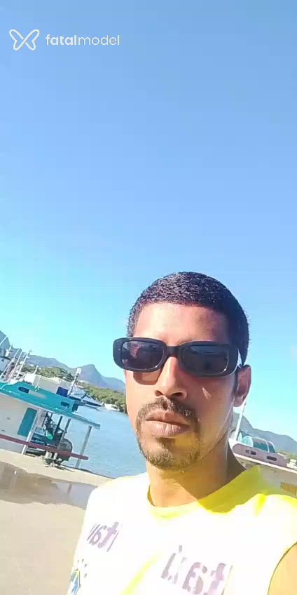 Acompanhante mulher morena (o) de olhos castanhos - Rafael