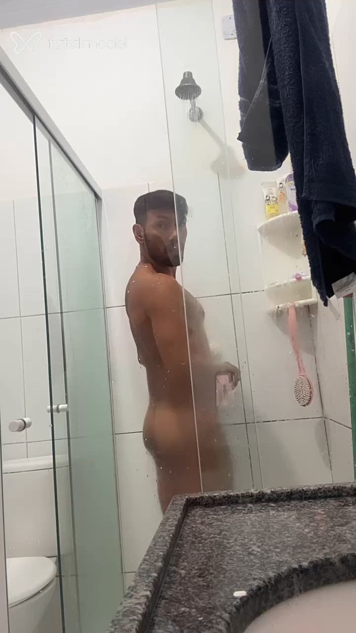 Acompanhante homem morena (o) de olhos castanhos - Charyzard