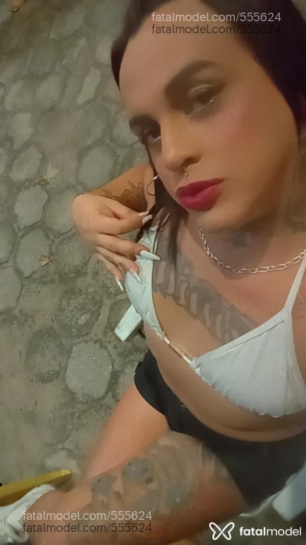 Acompanhante mulher trans morena (o) de olhos castanhos - Luana Caiçara