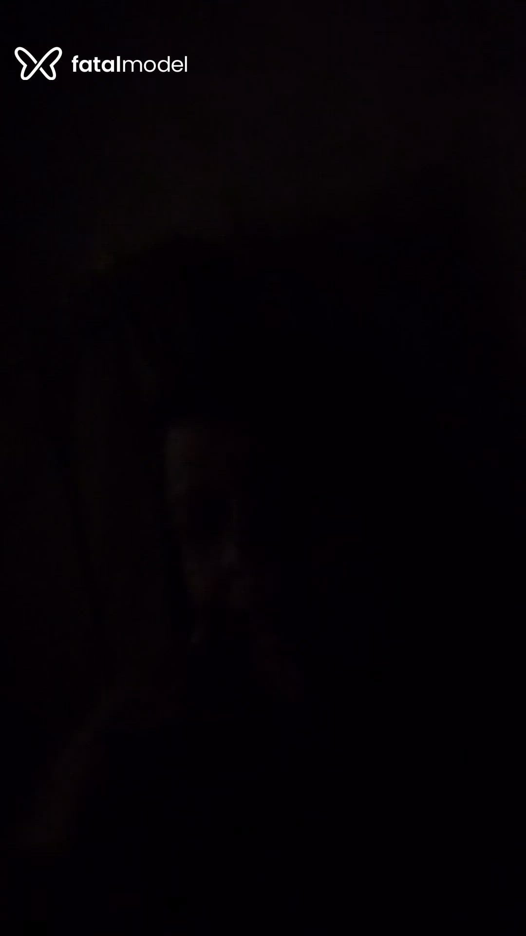 Acompanhante não-binário com cabelo castanho de olhos castanhos - Vinny Oliveira