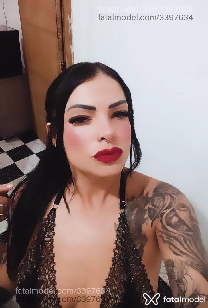 Acompanhante mulher morena (o) de olhos castanhos - Brenda