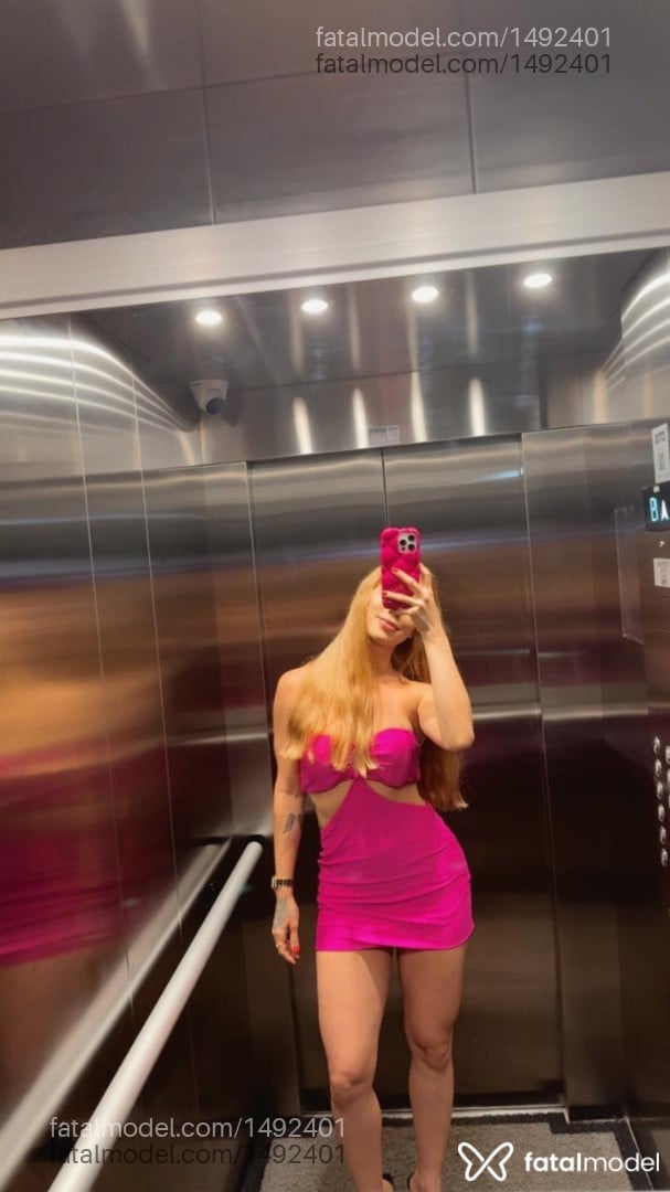 Acompanhante mulher ruiva (o) de olhos castanhos - Eloooo
