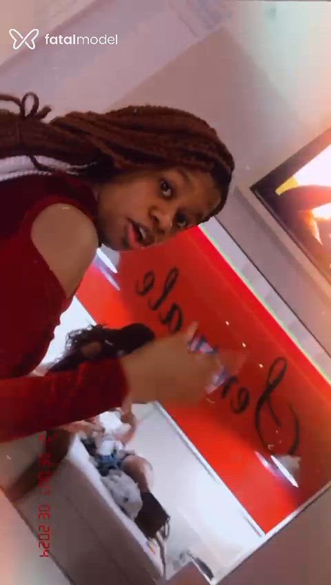 Acompanhante mulher com cabelo castanho de olhos castanhos - Nicky