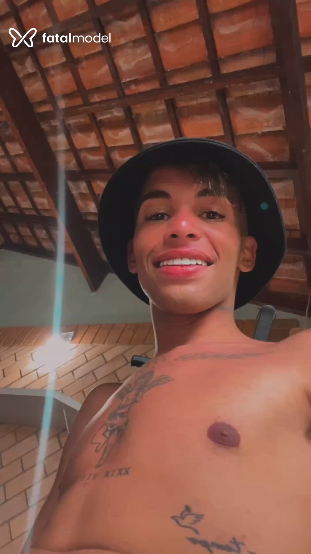 Acompanhante homem morena (o) de olhos pretos - Henrique