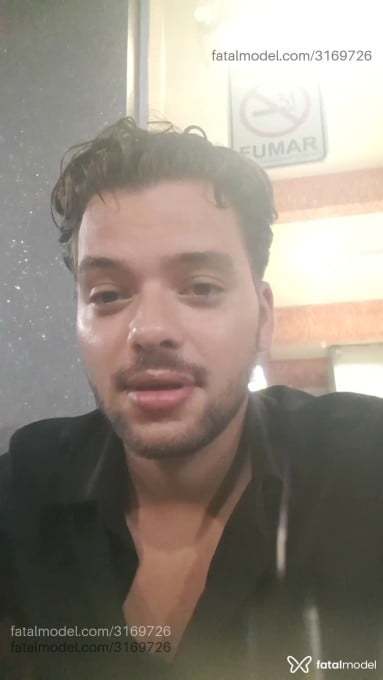 Acompanhante homem com cabelo castanho de olhos castanhos em Joinville Acompanhante homem com cabelo castanho de olhos castanhos em Joinville - Country