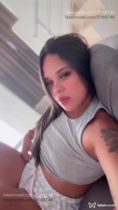 Acompanhante mulher morena (o) de olhos mel em Praia Grande - Livia