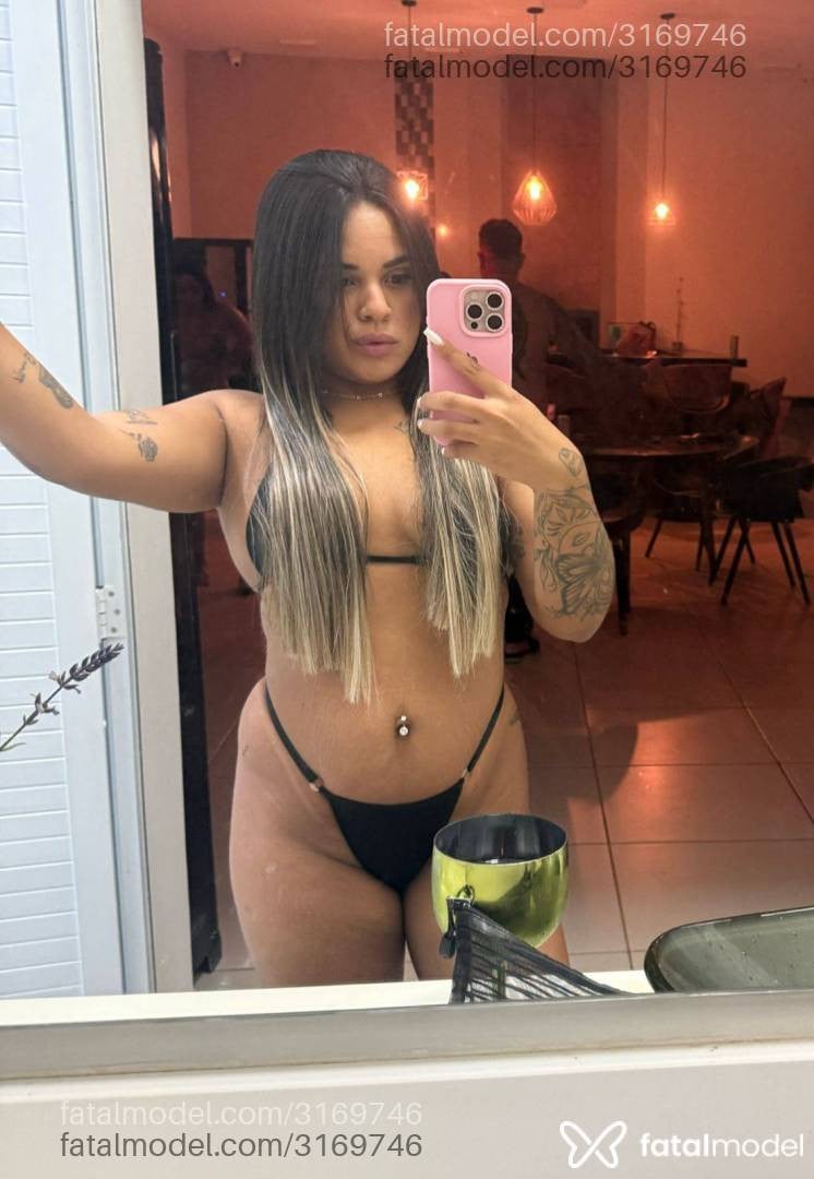 Acompanhante mulher morena (o) de olhos mel em Praia Grande - Livia