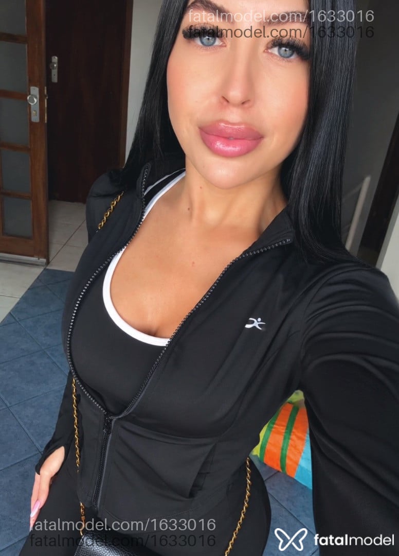 Acompanhante mulher morena (o) de olhos verdes - ísis Taborda