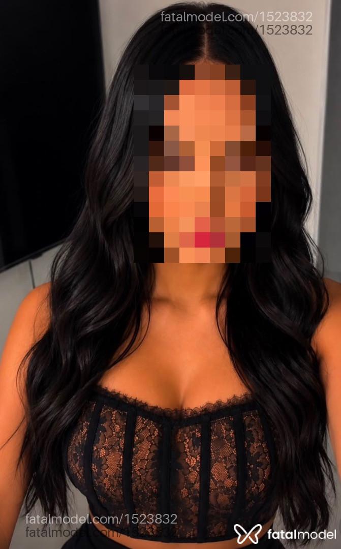 Acompanhante mulher morena (o) de olhos mel - Jeneffe