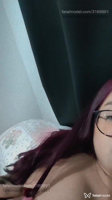 Acompanhante mulher com cabelo colorido de olhos castanhos em Cascavel Acompanhante mulher com cabelo colorido de olhos castanhos em Cascavel - Bellaa