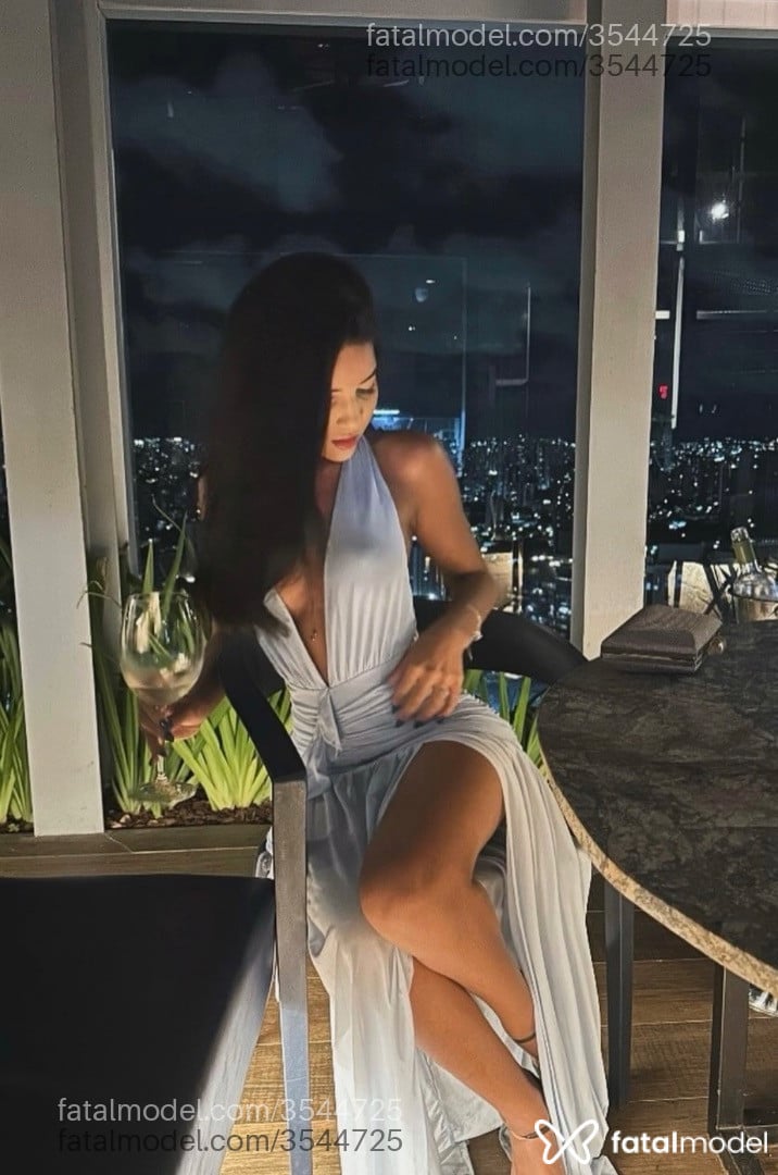 Acompanhante mulher com cabelo castanho de olhos castanhos - Luna Lancaster