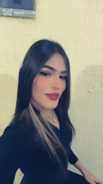 Acompanhante mulher trans com cabelo castanho de olhos castanhos - Cleo