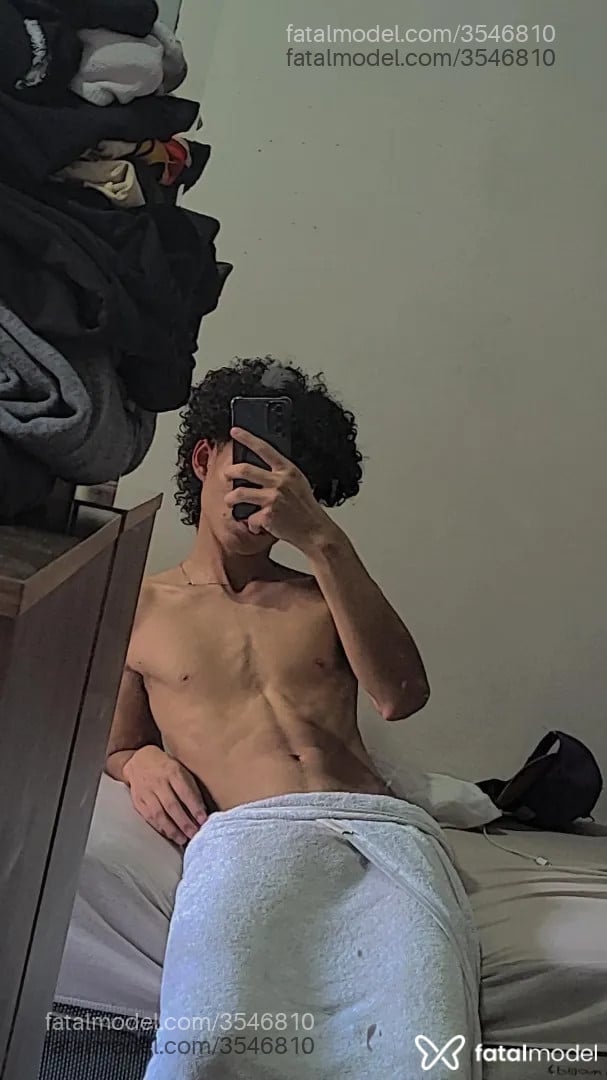 Acompanhante homem com cabelo castanho de olhos castanhos - Novinhoatv Acompanhante homem com cabelo castanho de olhos castanhos - Novinhoatv