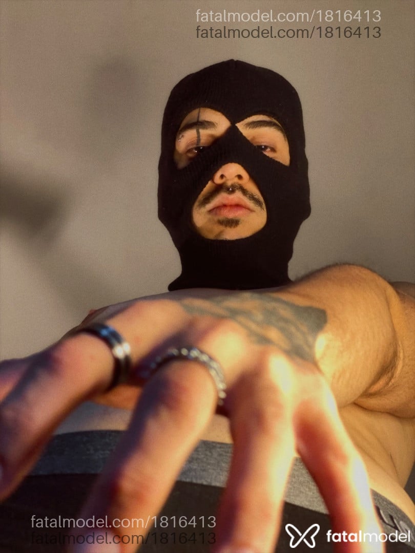 Acompanhante homem morena (o) de olhos castanhos - Notivago Acompanhante homem morena (o) de olhos castanhos - Notivago