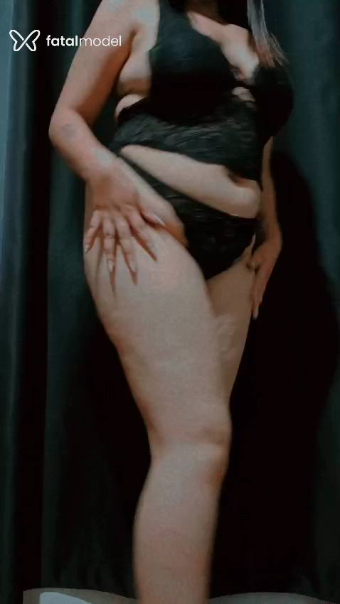 Acompanhante mulher morena (o) de olhos castanhos - Ariella Lee