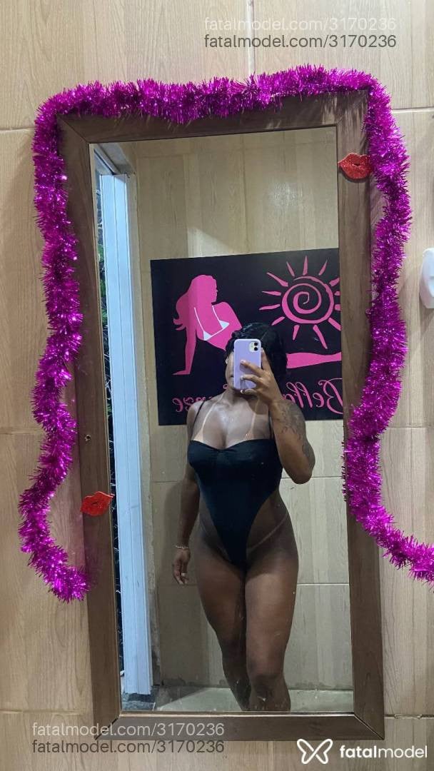 Acompanhante mulher morena (o) de olhos pretos em Rio de Janeiro Acompanhante mulher morena (o) de olhos pretos em Rio de Janeiro - Morena