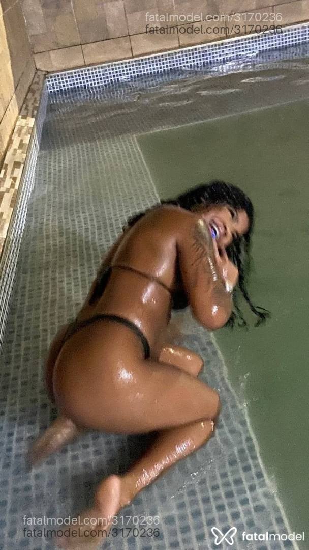 Acompanhante mulher morena (o) de olhos pretos em Rio de Janeiro Acompanhante mulher morena (o) de olhos pretos em Rio de Janeiro - Morena