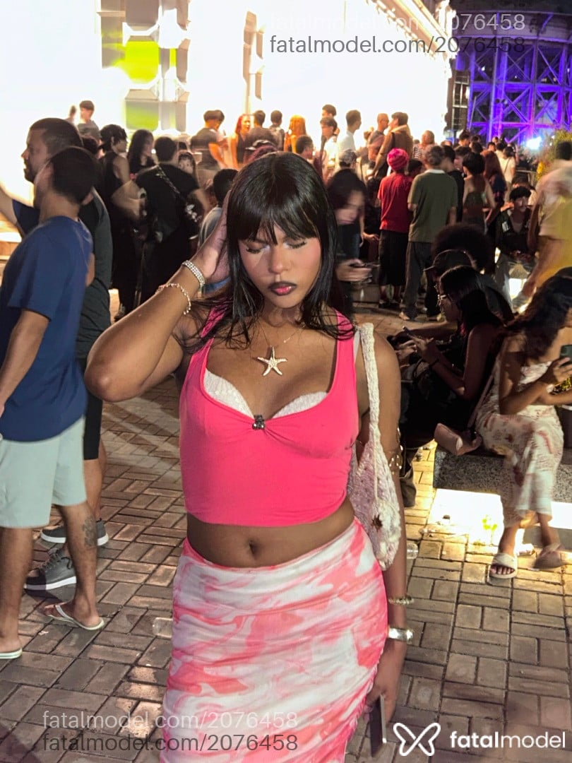 Acompanhante mulher trans morena (o) de olhos castanhos - Iaraa