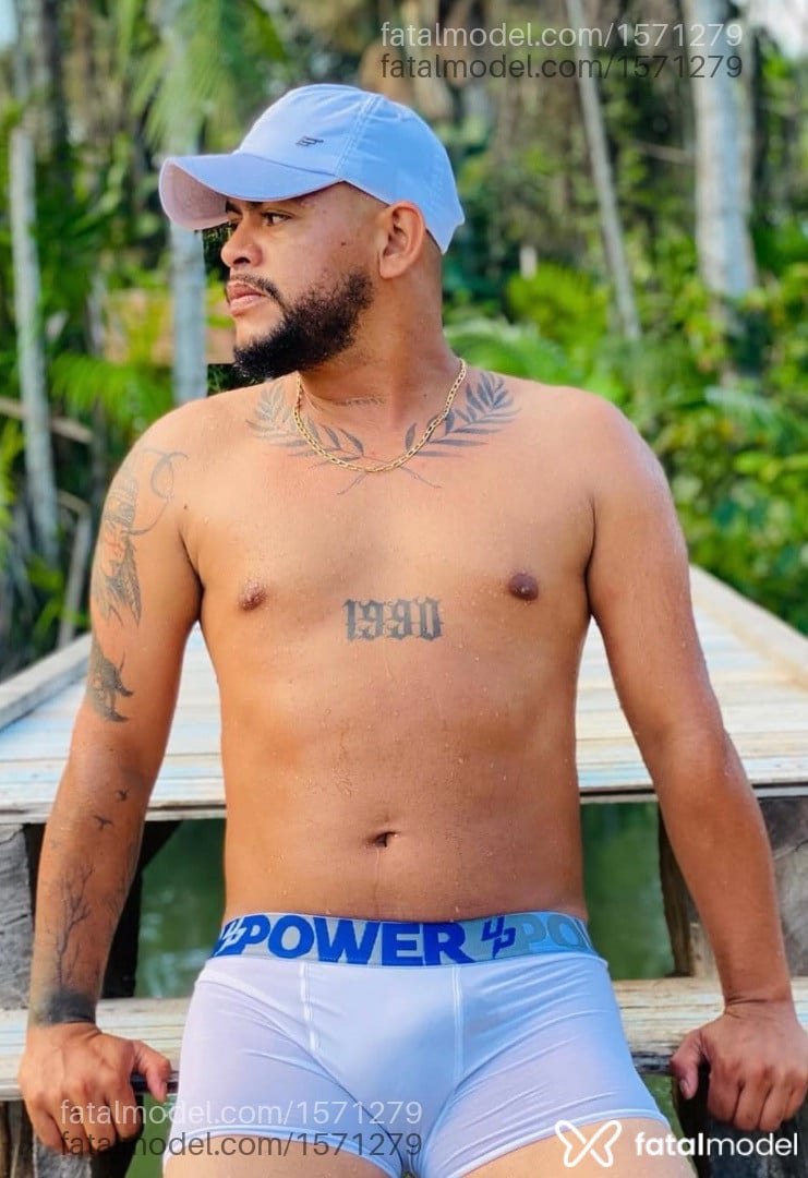 Acompanhante homem morena (o) de olhos castanhos - Romário
