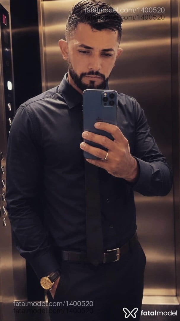 Acompanhante homem morena (o) de olhos castanhos - Leoon