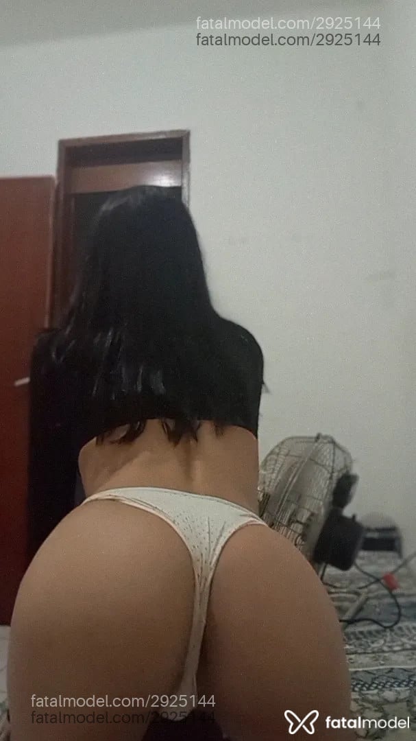 Acompanhante mulher morena (o) de olhos castanhos - Isabelle