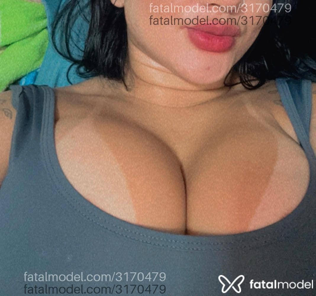 Acompanhante mulher morena (o) de olhos pretos - Roberta