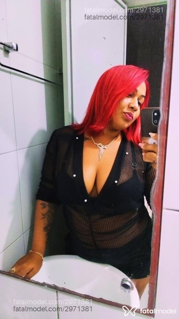 Acompanhante mulher ruiva (o) de olhos castanhos - Penélope Acompanhante mulher ruiva (o) de olhos castanhos - Penélope