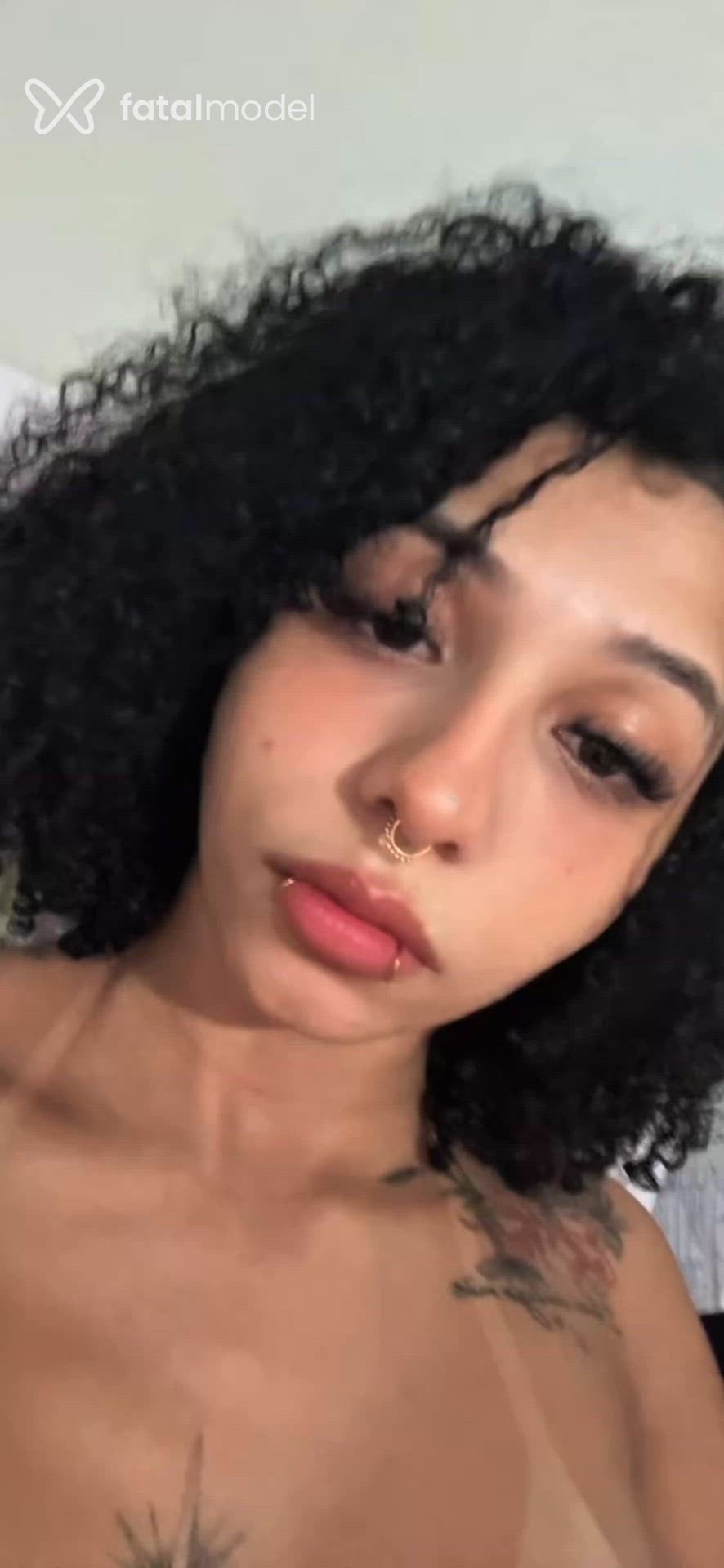 Acompanhante mulher morena (o) de olhos castanhos - Nana
