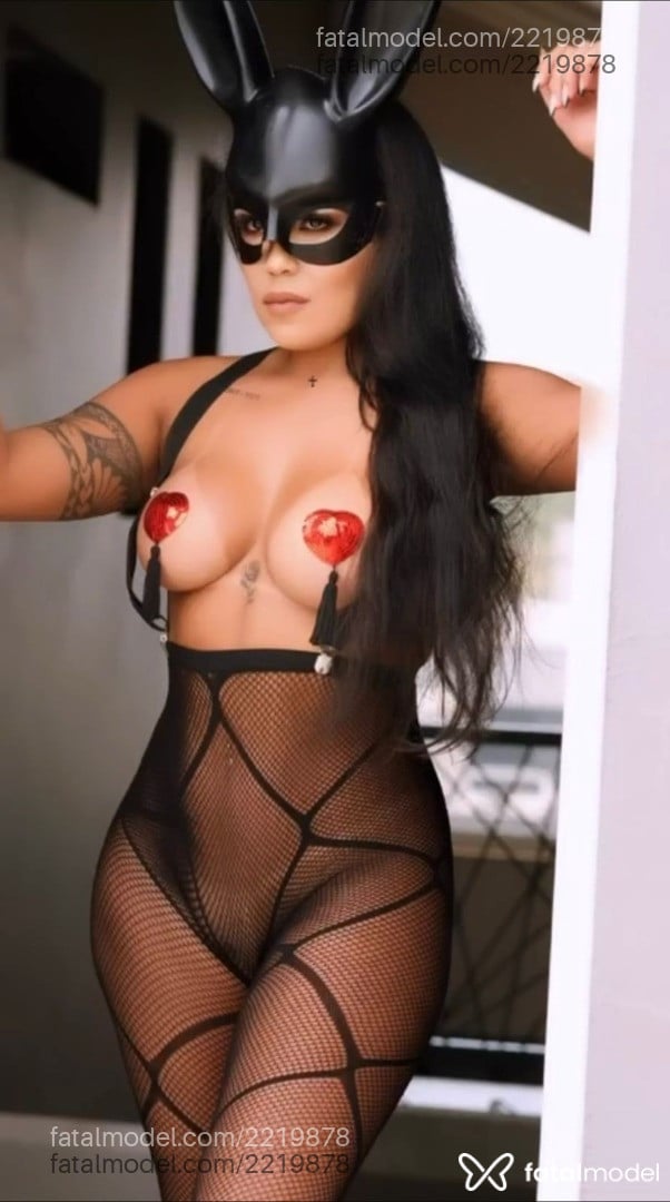Acompanhante mulher morena (o) de olhos pretos - Kelly Ventura