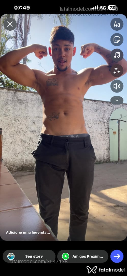 Acompanhante homem com cabelo castanho de olhos castanhos - Alisson