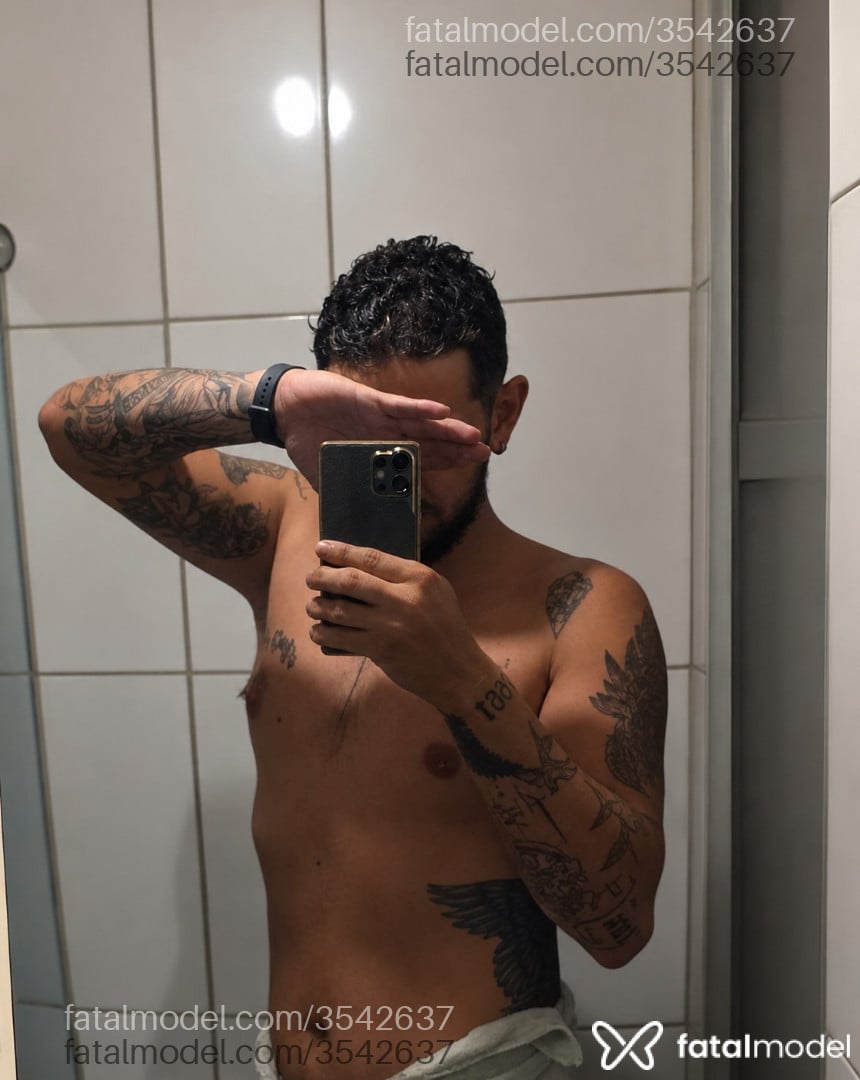 Acompanhante homem com cabelo castanho de olhos castanhos - Ativovip Acompanhante homem com cabelo castanho de olhos castanhos - Ativovip