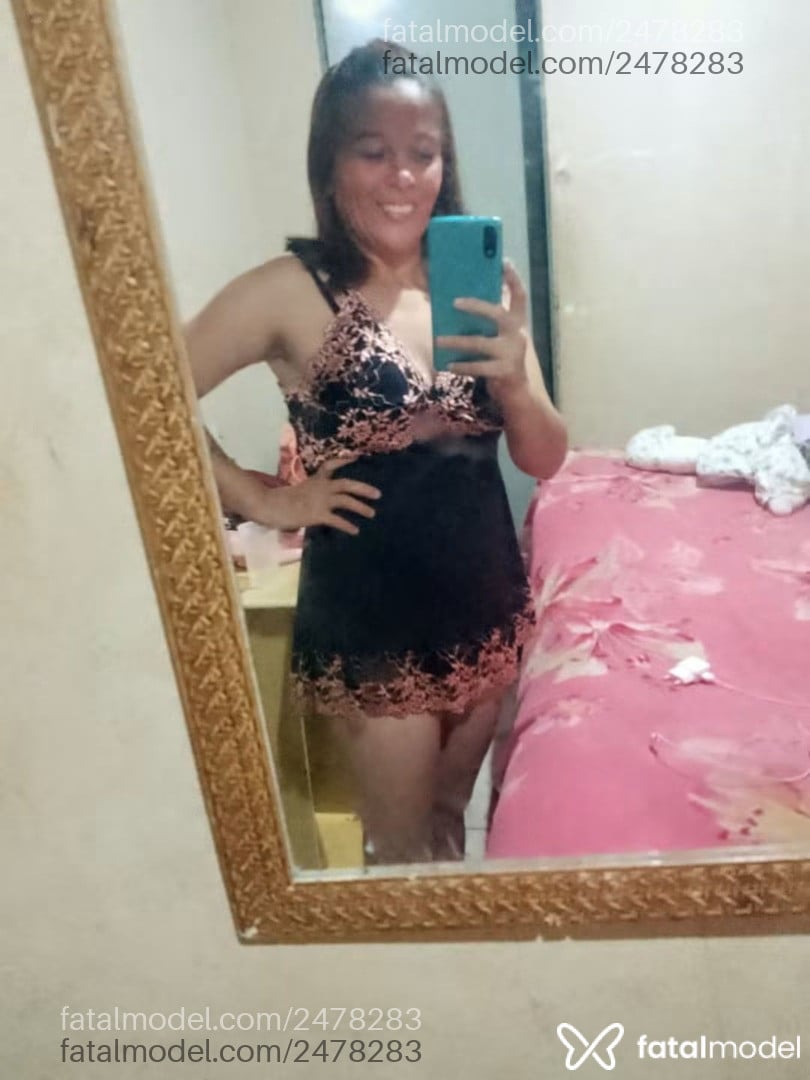 Acompanhante mulher loira (o) de olhos castanhos - Roseli