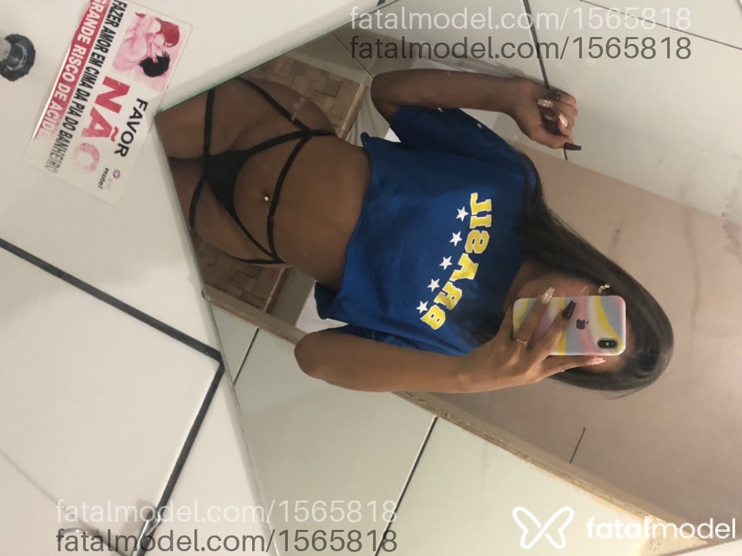 Acompanhante mulher trans com cabelo castanho de olhos castanhos - Kayllaninfa