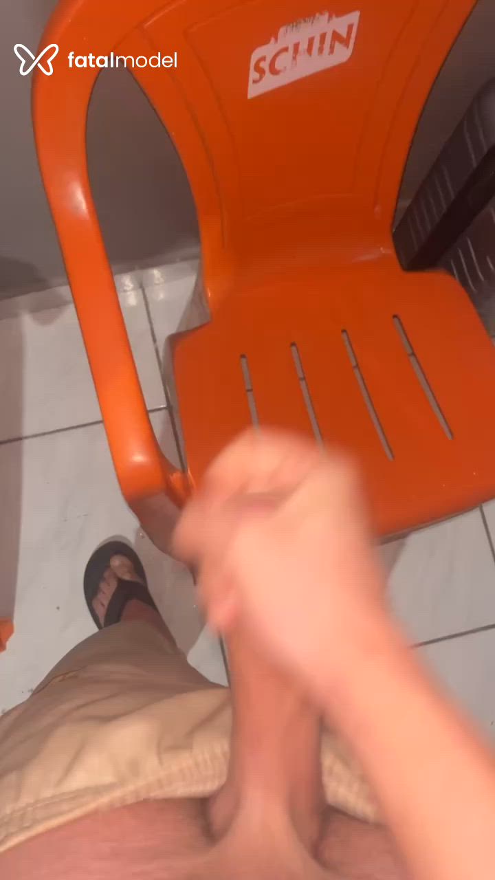 Acompanhante homem com cabelo castanho de olhos castanhos - Galego Acompanhante homem com cabelo castanho de olhos castanhos - Galego