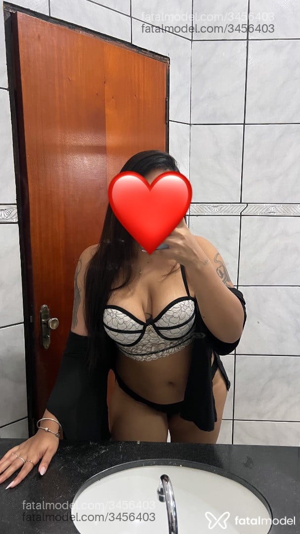 Acompanhante mulher morena (o) de olhos castanhos - Monique