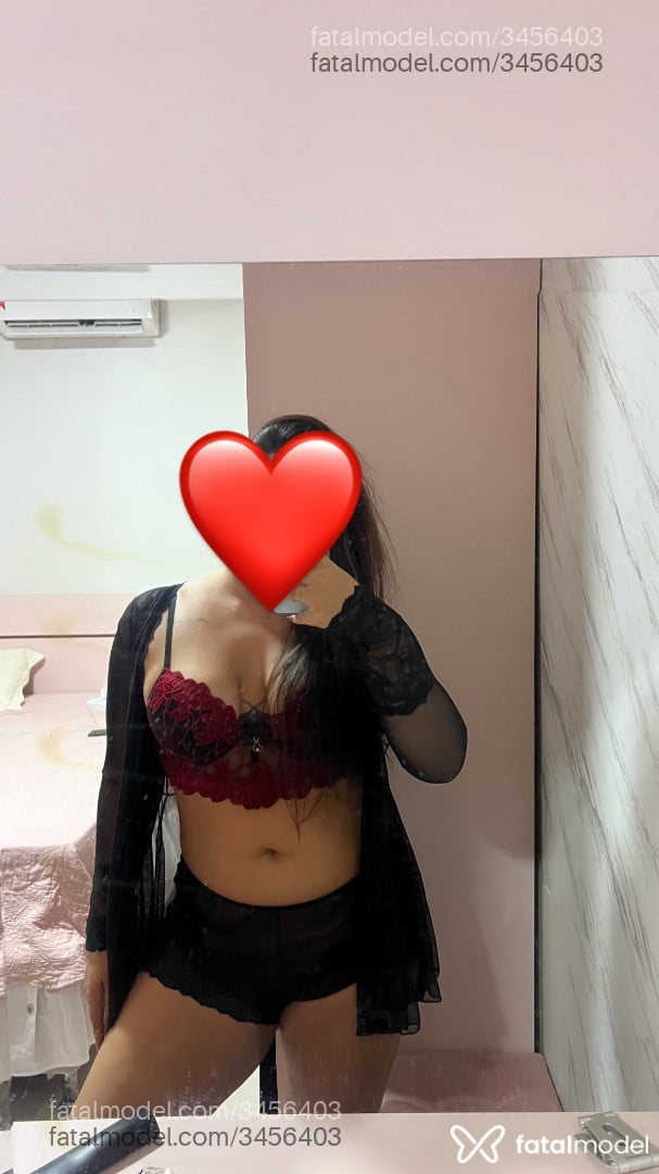 Acompanhante mulher morena (o) de olhos castanhos - Monique
