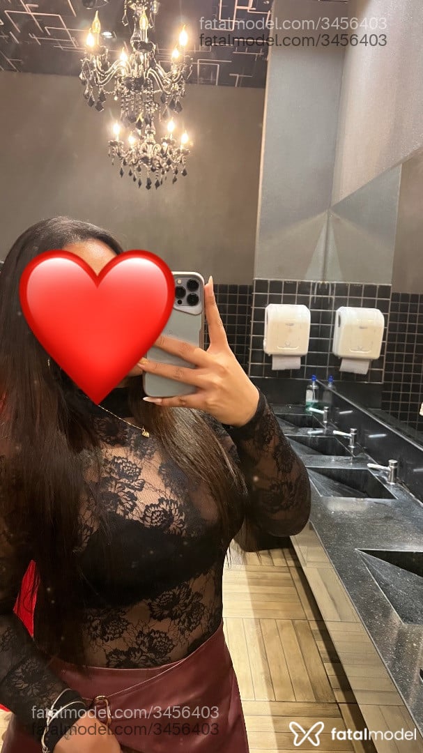Acompanhante mulher morena (o) de olhos castanhos - Monique