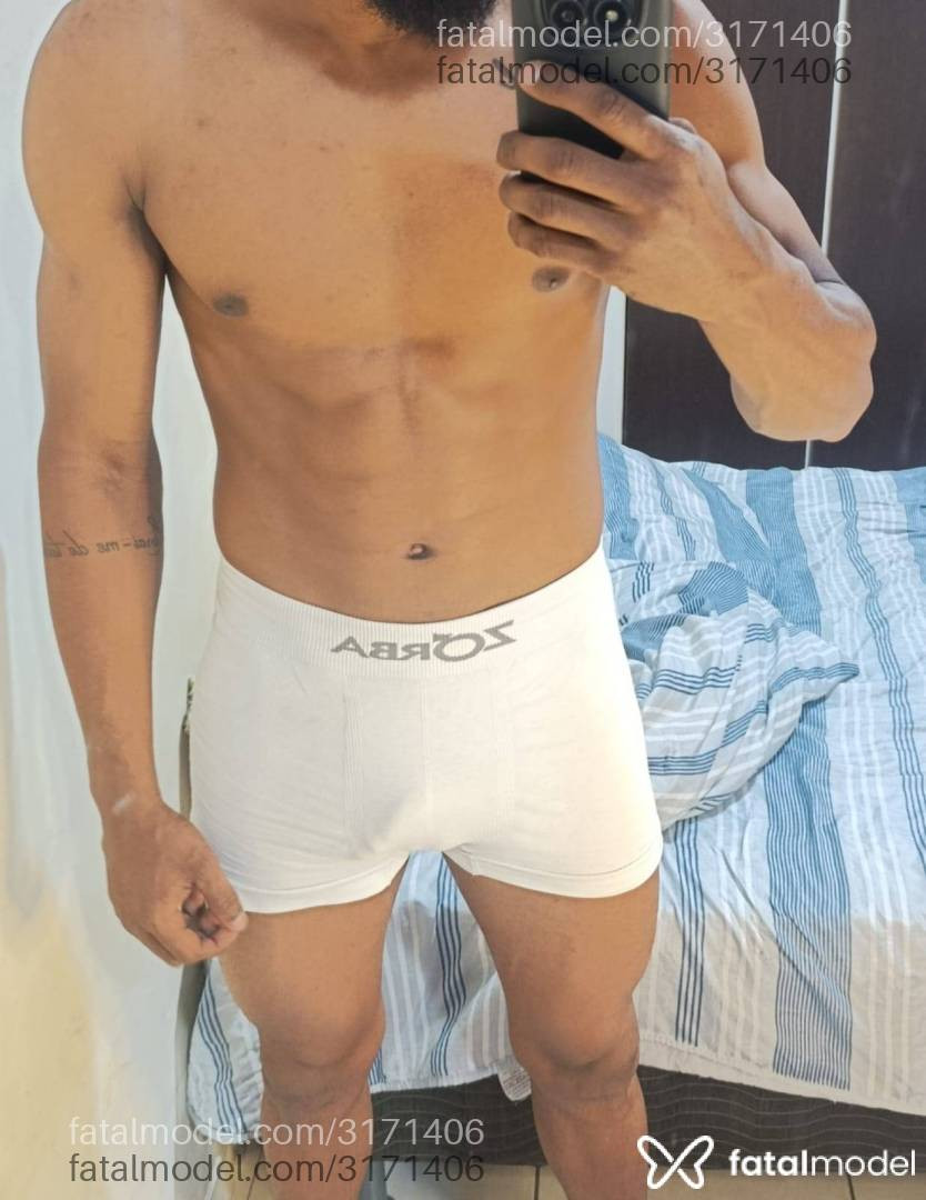 Acompanhante homem morena (o) de olhos castanhos em Uberlândia - Ribeiro