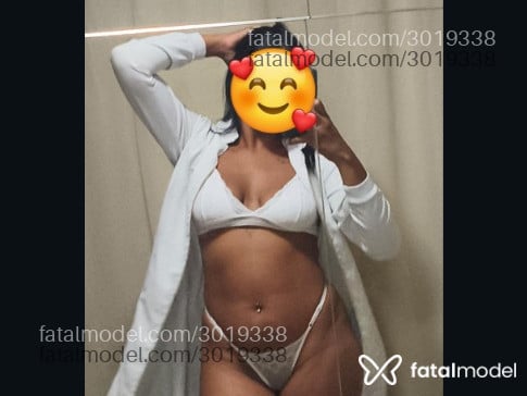 Acompanhante mulher morena (o) de olhos pretos - Bruninha