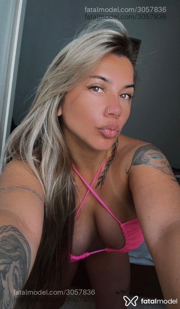 Acompanhante mulher loira (o) de olhos verdes - Rafaella